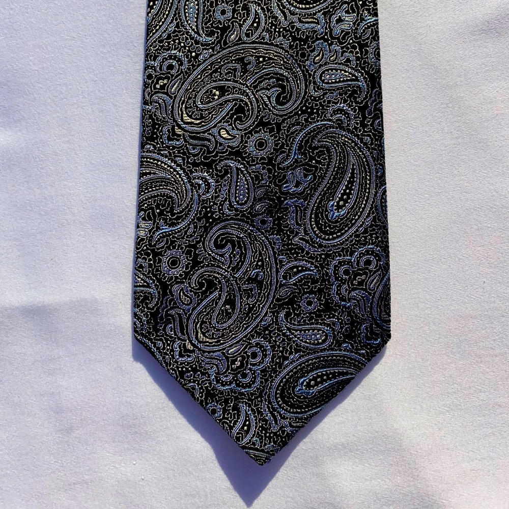 Bruno Pirtelli silk tie pristine condition.